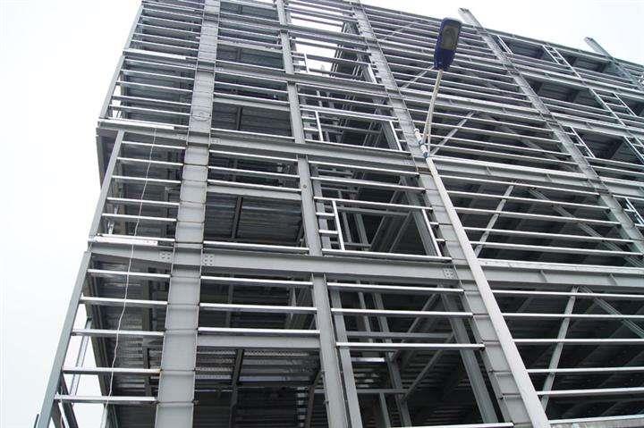 峨眉山高层钢结构的支撑布置与构造需要符合哪些规范